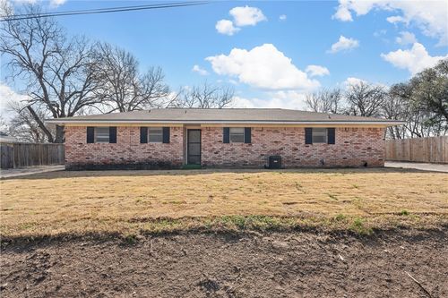205 E Stegall Rd, Robinson, TX, 76706-5727 | Card Image