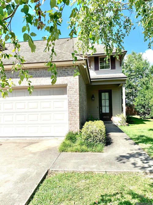 18132 Pinehurst Dr, Prairieville, LA, 70769-3454 | Card Image