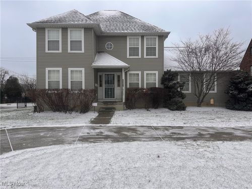 3238 E 140th St, Cleveland, OH, 44120-3233 | Card Image