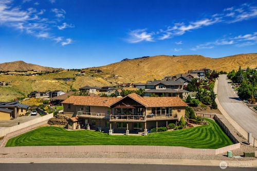 101 E Mountain Brook Ln, Wenatchee, WA, 98801-9159 | Card Image