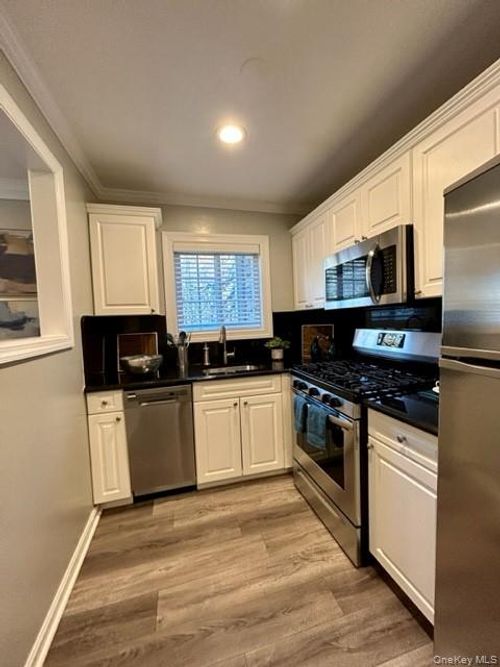 1-2a-1 Dark Hollow Rd, Port Jefferson, NY, 11777 | Card Image