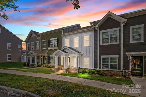 1805 Edgewater Dr Nw, Conover, NC, 28613-8184 | Card Image