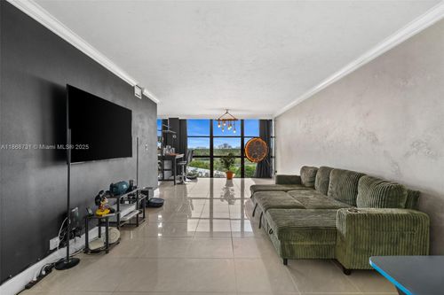 apt-1025-1000 Parkview Dr, Hallandale Beach, FL, 33009-2934 | Card Image