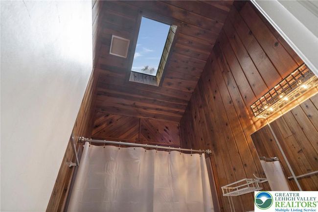 6471 Decker Rd, House other with 3 bedrooms, 2 bathrooms and null parking in Bushkill PA | Image 26