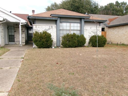 622 W Warrior Trl, Grand Prairie, TX, 75052-6029 | Card Image