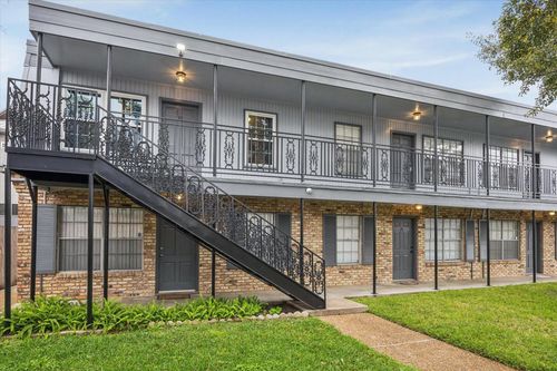 c33-3131 Southwest Fwy, Houston, TX, 77098-4500 | Card Image