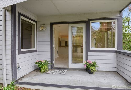 101-4811 Phinney Avenue N, Seattle, WA, 98103 | Card Image