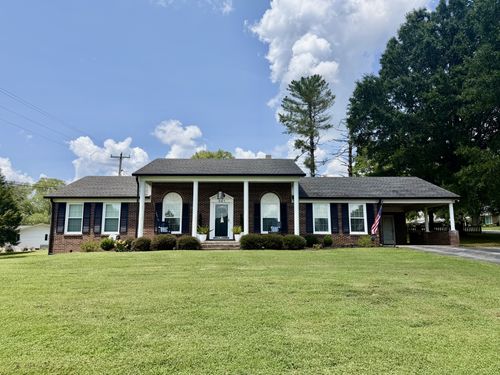 301 Roberta Ln, Lawrenceburg, TN, 38464-3037 | Card Image