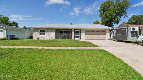 105 Fiesta Cir, ORMOND BEACH, FL, 32174-7449 | Card Image