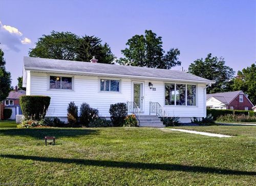 22 Highland Ave, Simcoe, ON, N3Y2R9 | Card Image