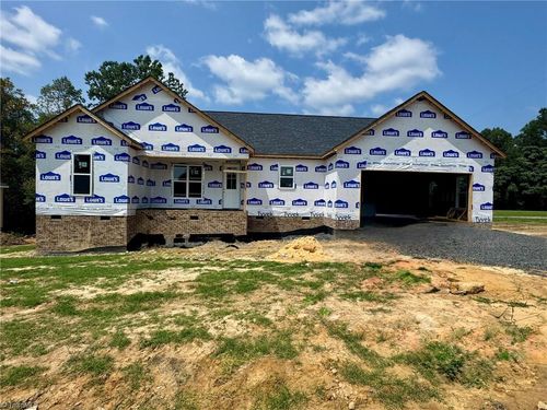 105 Legacy Ln, Eden, NC, 27288-8285 | Card Image