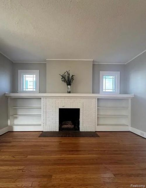 355 Poplar St, Wyandotte, MI, 48192-4386 | Card Image