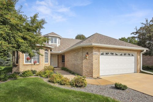 5607 Dunlap Avenue N, Shoreview, MN, 55126 | Card Image