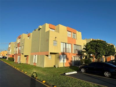 112D - 9321 Sw 4th St, Condo with 2 bedrooms, 1 bathrooms and null parking in Miami FL | Image 3