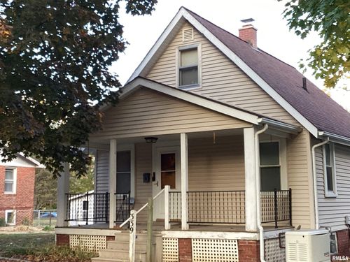 339 N Cone St, Farmington, IL, 61531-1012 | Card Image