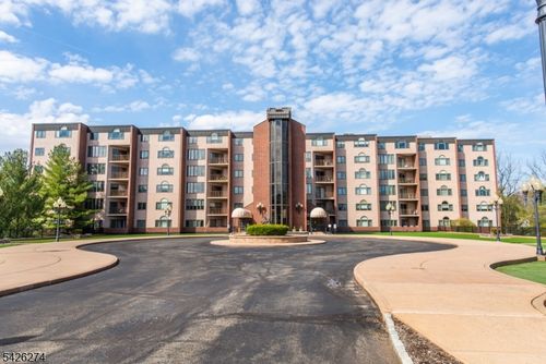 402-1360 Hamburg Tpke, Wayne, NJ, 07470-4037 | Card Image