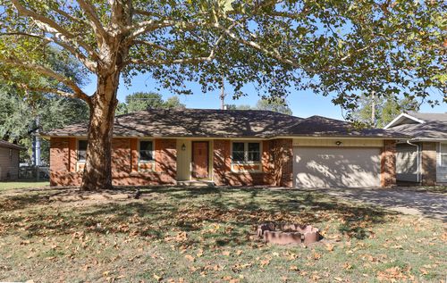2543 S Pickwick Ave, Springfield, MO, 65804-3226 | Card Image