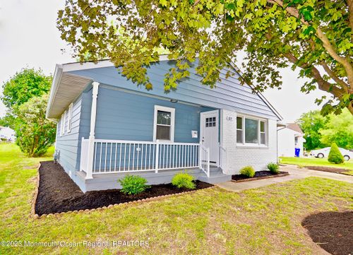 57 Golden Glow Circus, Toms River, NJ, 08755-3222 | Card Image