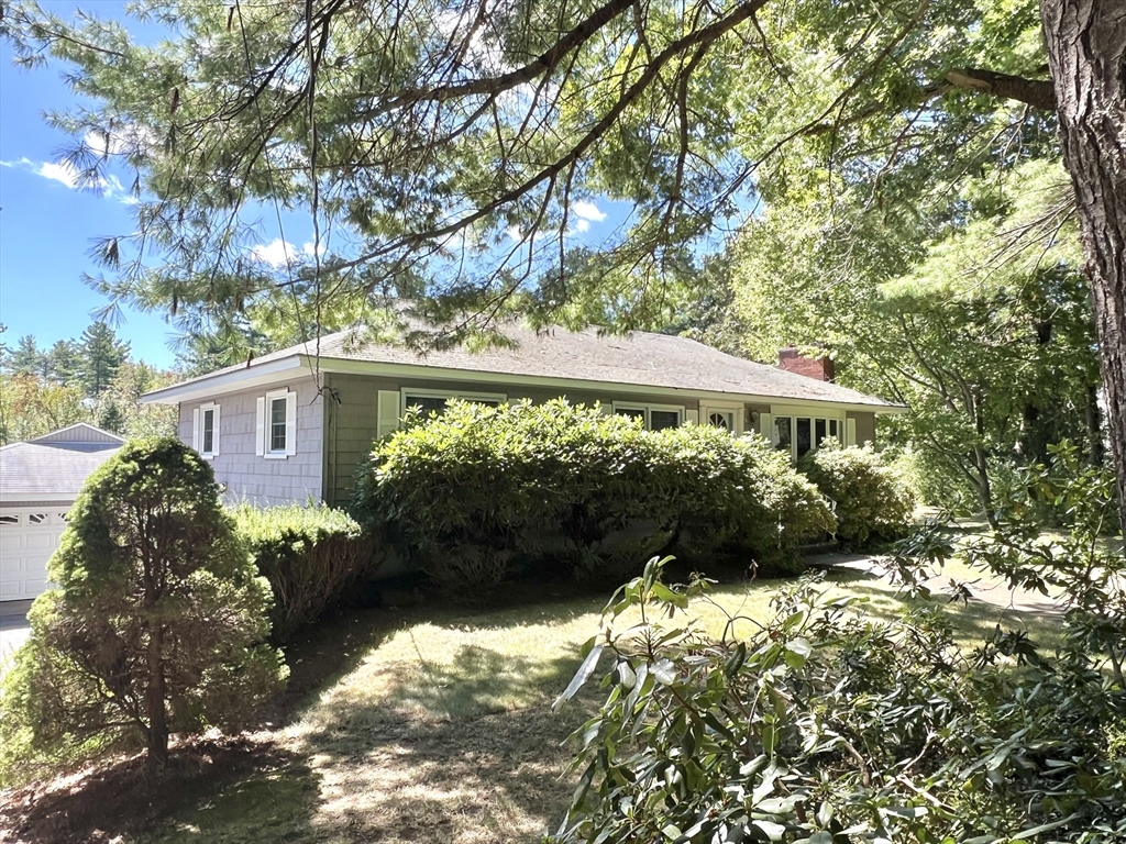 Putnam Rd, Holden, MA 01520
