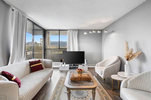 1605-3737 Bartlett Crt, Burnaby, BC, V3J7E3 | Card Image