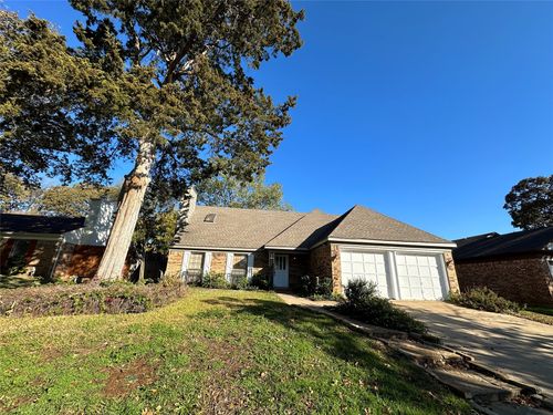 307 Harrington Ln, Euless, TX, 76039-4245 | Card Image