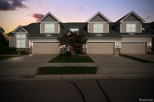 2548 Oxford Cir, Ann Arbor, MI, 48103-2398 | Card Image