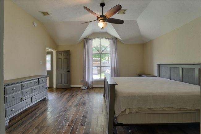 3118 E Webber Dr, House other with 4 bedrooms, 2 bathrooms and 2 parking in Pearland TX | Image 11