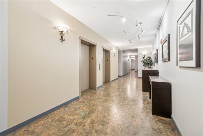 APT-306 - 5570 Centre Ave, Condo with 2 bedrooms, 2 bathrooms and 2 parking in Shadyside PA | Image 24