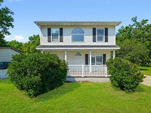 520 W Johnson St, Utica, IL, 61373-9479 | Card Image