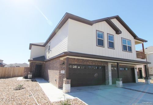 390 Creekside Curv, New Braunfels, TX, 78130-6509 | Card Image