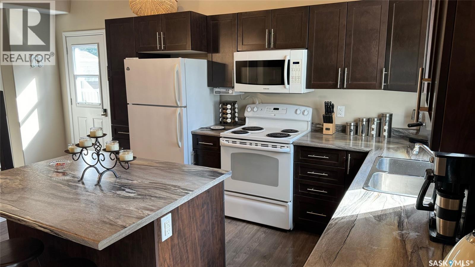 Residential in Sturgeon Lake 4