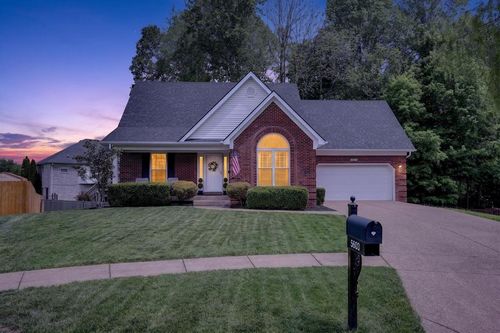 5603 Pleasure Ct, Louisville, KY, 40272-6121 | Card Image