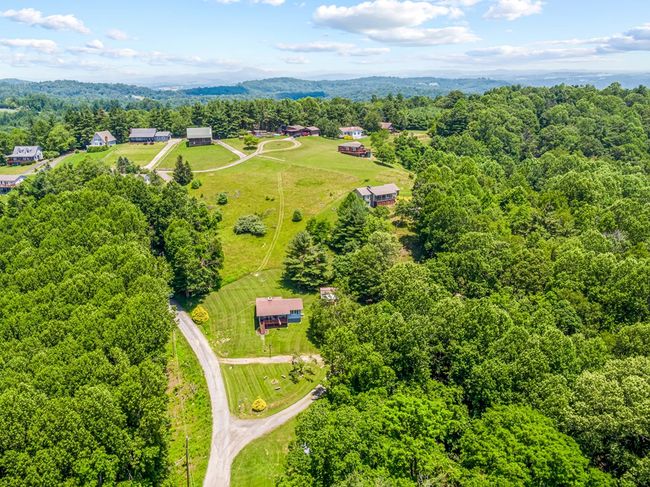 575 Apache Trl, House other with 2 bedrooms, 1 bathrooms and null parking in Fancy Gap VA | Image 33