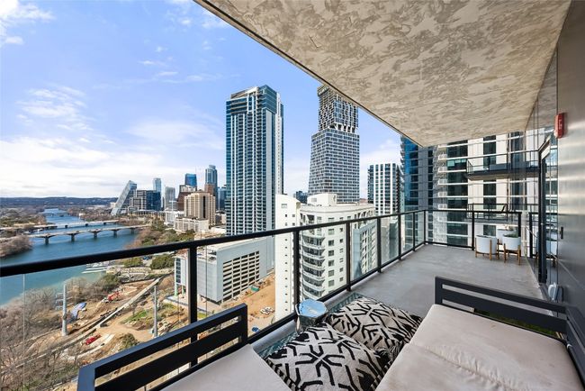 APT-2106 - 70 Rainey St, Condo with 3 bedrooms, 3 bathrooms and 2 parking in Austin TX | Image 4