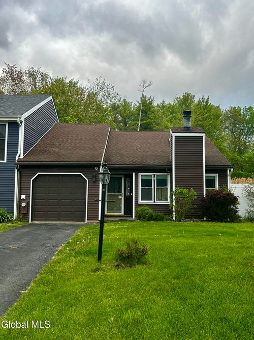 46 Westchester Dr, Clifton Park, NY, 12065-7514 | Card Image