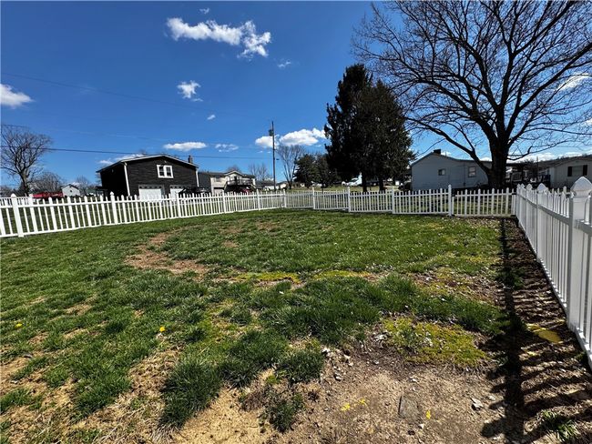 211 Stephens St, House other with 4 bedrooms, 4 bathrooms and 3 parking in Vanderbilt PA | Image 39