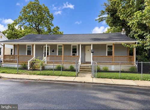 242 W Washington Street, Paulsboro, NJ, 08066 | Card Image