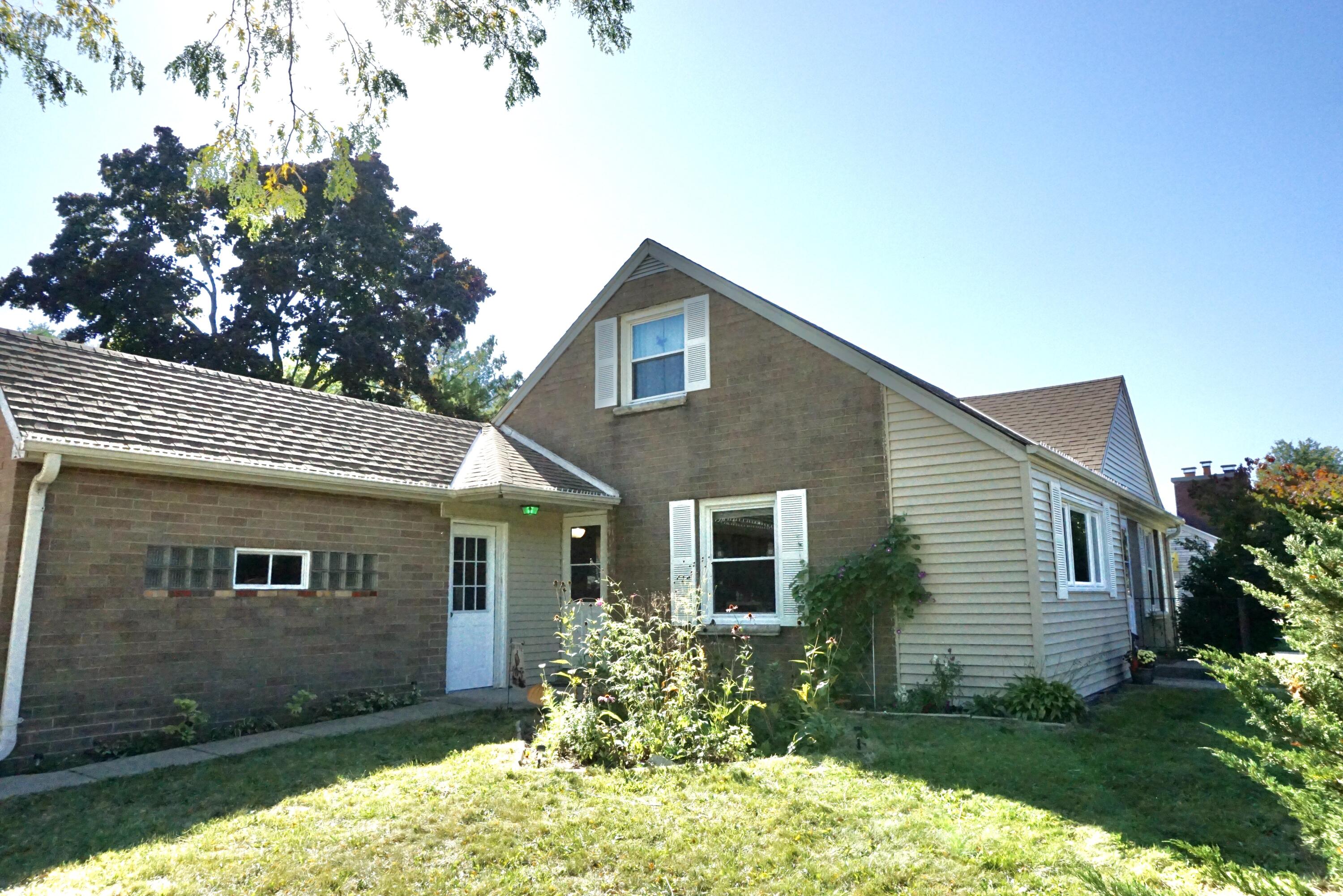 Grange Ave, Cudahy, WI 53110