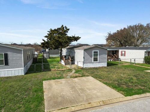 127 Oak Crst, College Station, TX, 77845-8611 | Card Image