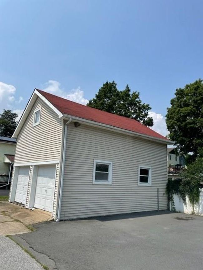 2 Car Garage and upstairs loft | Image 28