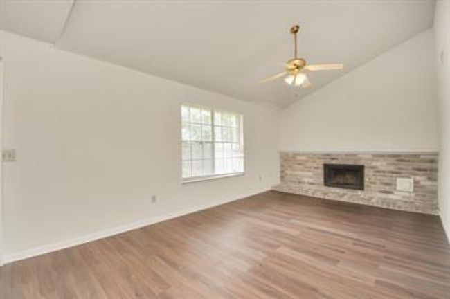 17210 Colony Creek Dr, House other with 4 bedrooms, 3 bathrooms and 2 parking in Spring TX | Image 15
