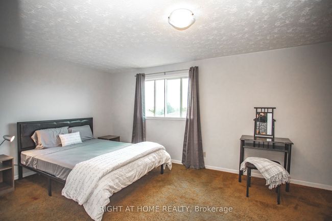 92 Farquhar Pl, House attached with 3 bedrooms, 2 bathrooms and 2 parking in Elliot Lake ON | Image 11