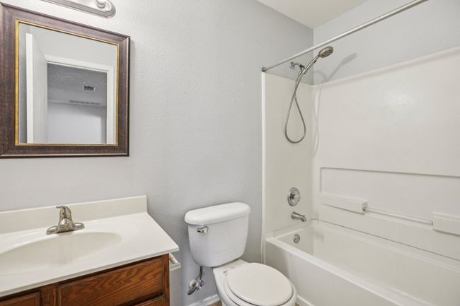 2nd full bath upstairs | Image 25