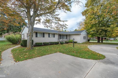 188 E Bay St, Sebewaing, MI, 48759-1418 | Card Image