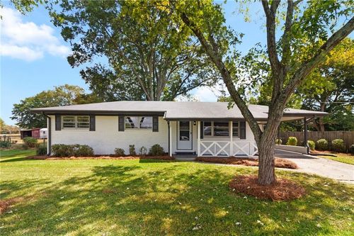 646 Clearview St, Villa Rica, GA, 30180-2301 | Card Image