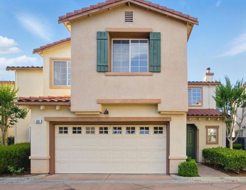 560 Villa Centre Way, San Jose, CA, 95128-5136 | Card Image