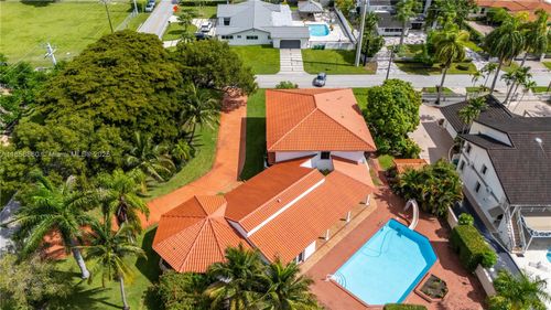 8390 Sw 2nd St, Miami, FL, 33144-2004 | Card Image