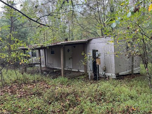 1150 Sandy Ln, Sandy Ridge, NC, 27046-7004 | Card Image