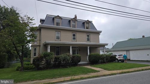 31 N Market St, Fawn Grove, PA, 17321-9395 | Card Image