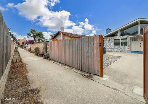 5040 Dolphin Way, Oxnard, CA, 93035-1980 | Card Image